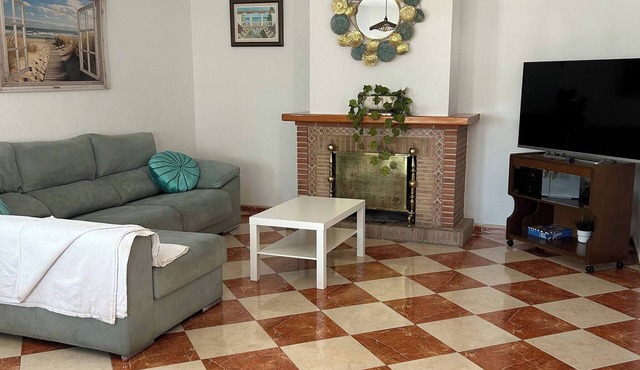 Villa Famara, rural house in Malaga, pool and beach