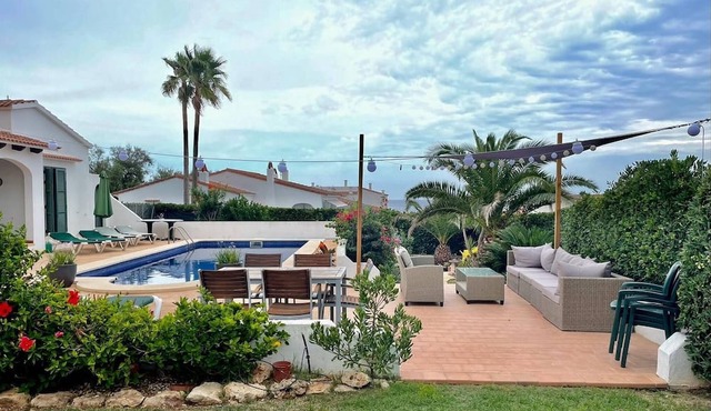 Villa for 8 with sea view and pool in S'algar
