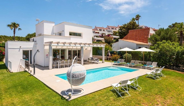 Villa Galerna · ❤️Villa Galerna❤️Modern villa with private pool, free AC & WiFi