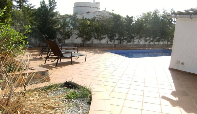 Villa in Estartit near sea beach