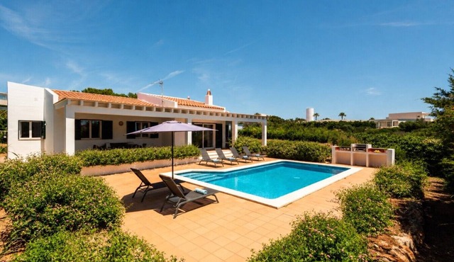 Villa Rose. Private swimming pool. Free AC & Wifi