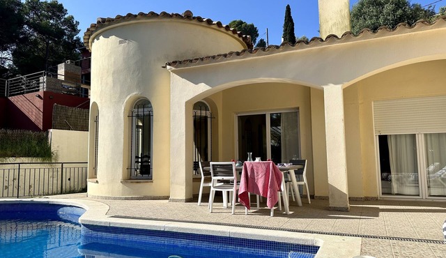 Villa SA RIERA 1 Km. to the beach!