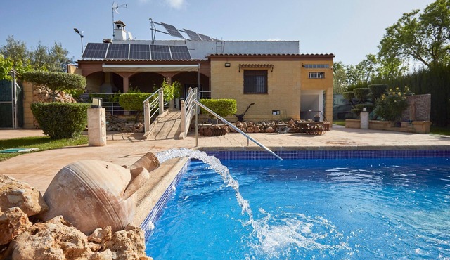 Villa 'Vega' with Mountain Views, Wi-Fi and Air Conditioning