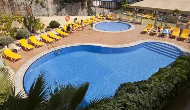 ZEcamping 3* familial piscine 200m plage pet friendly locatif TV clim