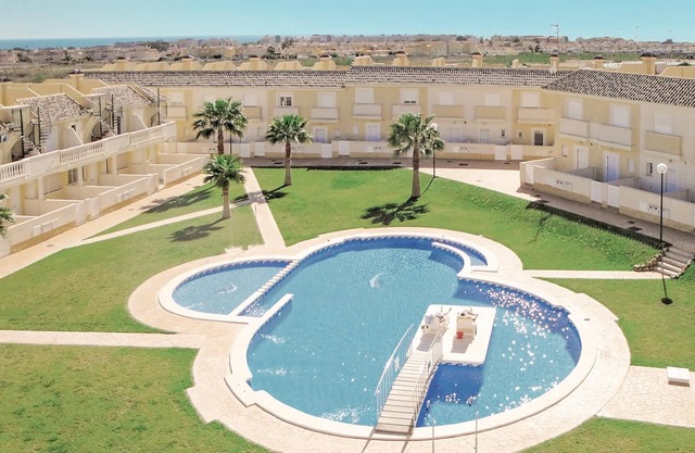 2 bedroom accommodation in Orihuela Costa