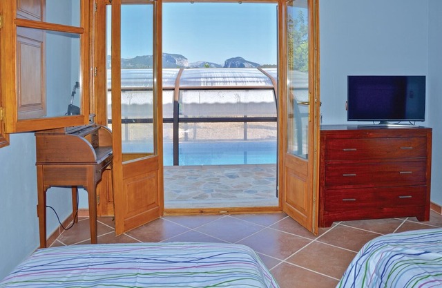 4 bedroom accommodation in Santa Maria