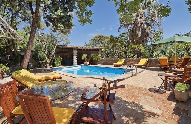 4 bedroom Villa, sleeps 8 in Port de Pollença with Pool and Air Con