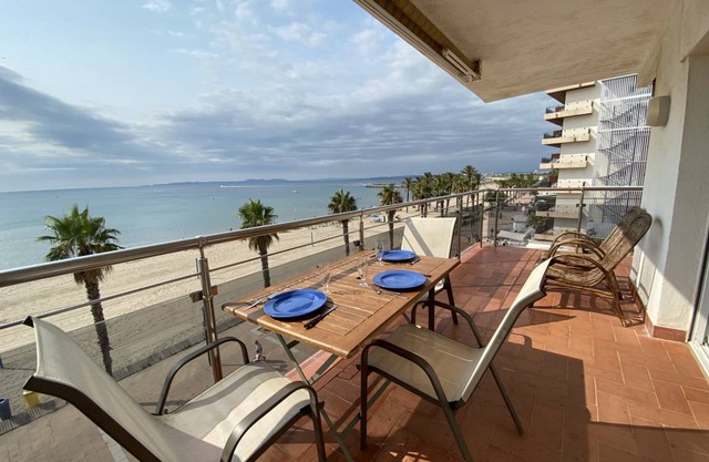 65 m² Apartment ∙ 3 bedrooms ∙ 6 guests