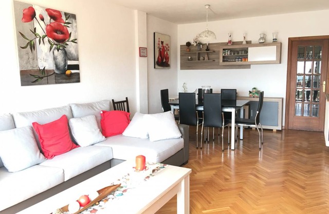 95 m² Apartment ∙ 3 bedrooms ∙ 6 guests