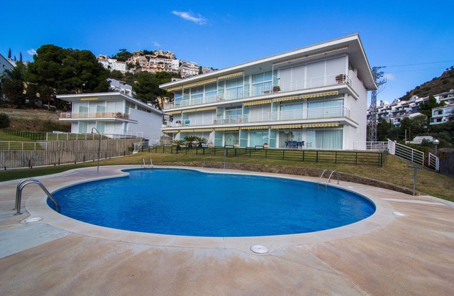 Almadraba F3 - Two Bedroom Apartment, Sleeps 6