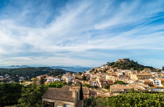 Beautiful apartment with views to the Castle of Begur.