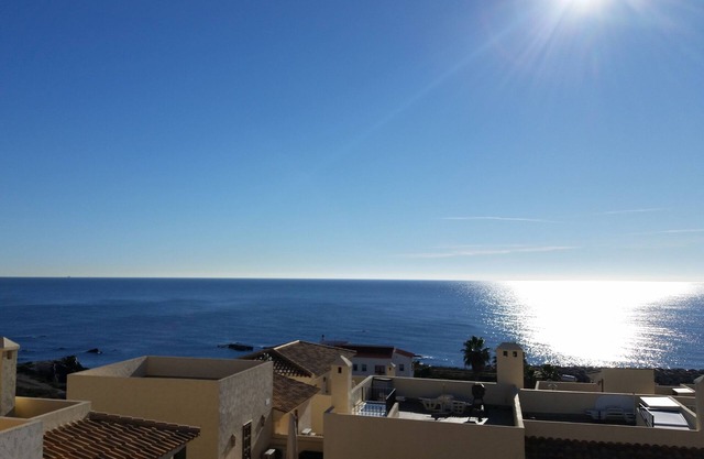 Beautiful Townhouse with Sea Views in Harbour Lights 2 Bedrooms Sleeps 4