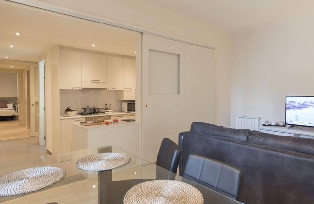 Bravissimo Cort Reial 2A, beautifully renovated