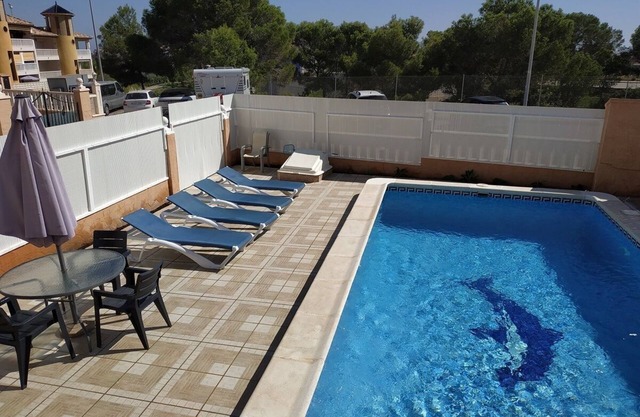 CABO ROIG/LA ZENIA. Villa with private pool +free air-conditioning and WIFI