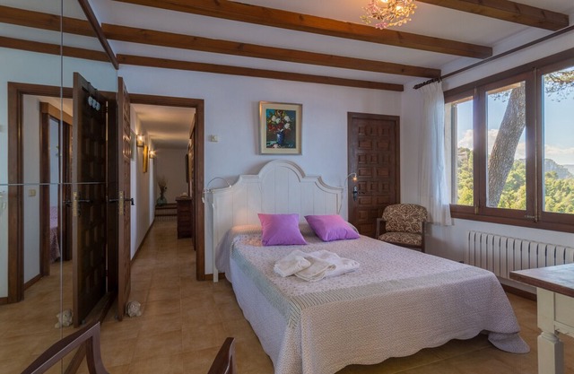 Finca for 4-6 people, in the nature reserve in the mountains, Valldemossa