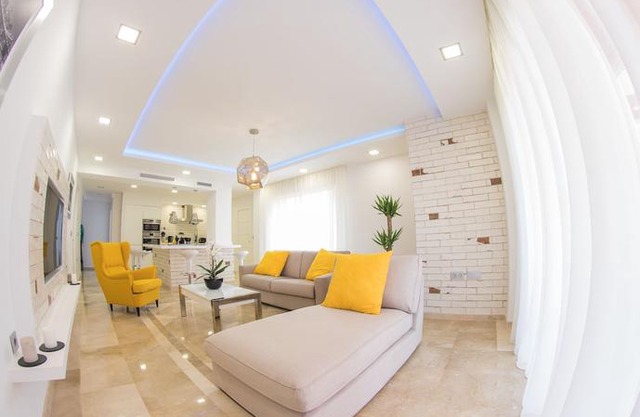 Luxury 100 sq.m. sea view apartment