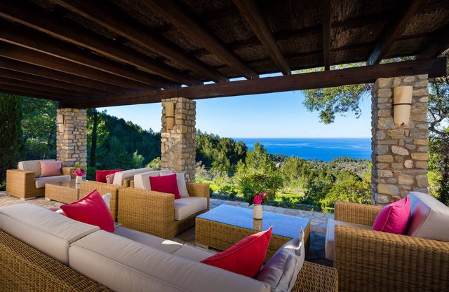 Luxury Private Holiday Villa with Private Pool, Mallorca Villa 1022