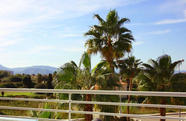 Oliva Nova MET Edf. Vistas Golf