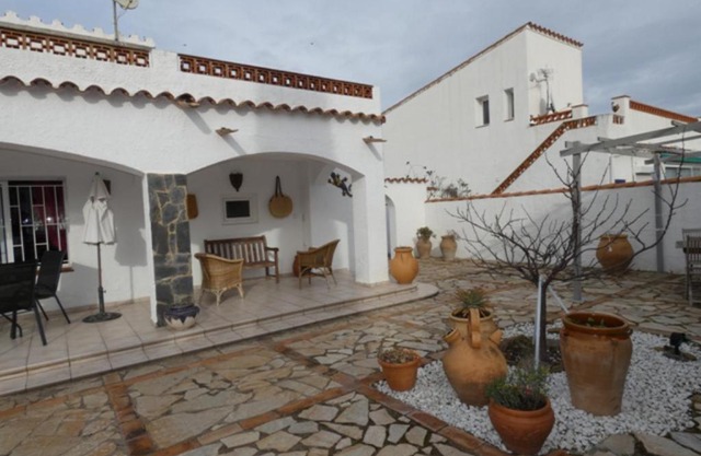REF 30 MAISON A ROSES SECTEUR MAS BUSCA