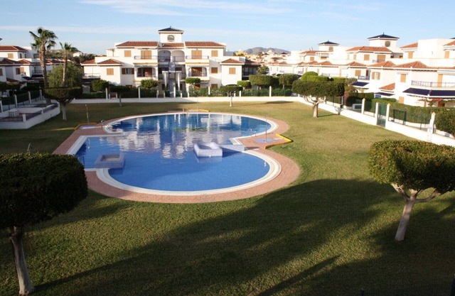 Rent of 1 bedroom apartment in 1st line of the beach, Veramar