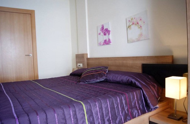Riera Ginjolers 3B - Two Bedroom Apartment, Sleeps 4