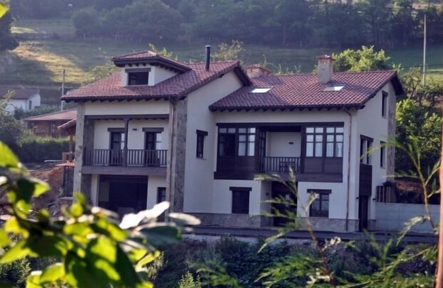 Self La Casona Palu People 