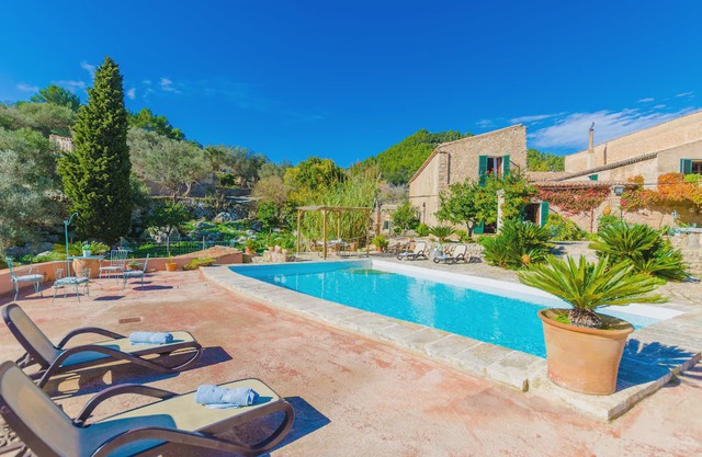 Sobreamunt - Three Bedroom Villa, Sleeps 6