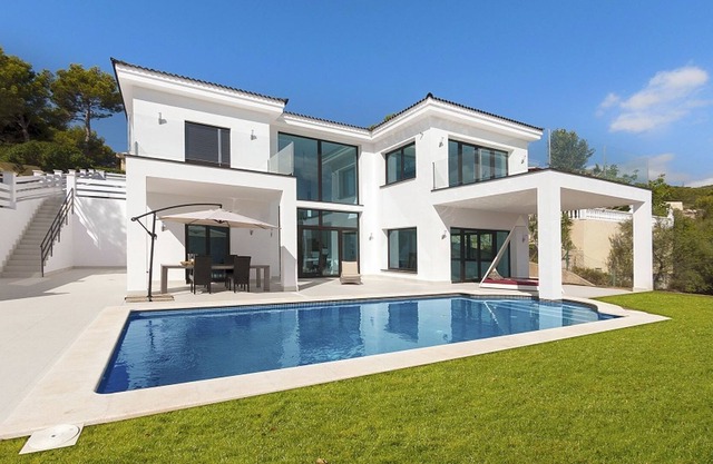 spacious designer villa in Costa den Blanes / Sea View / Wifi