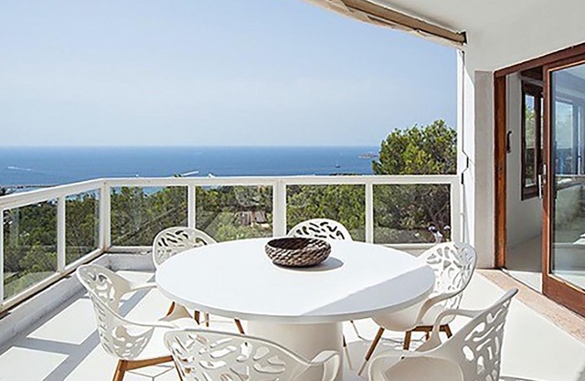 Stunning villa in Costa d'en Blanes with amazing views & saltwater pool