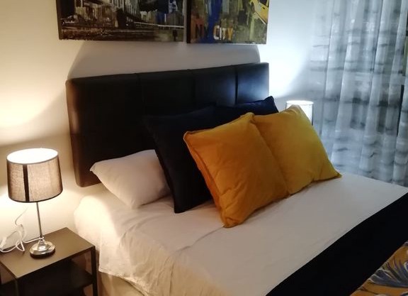 Top2Stay Maestranza - Three Bedroom Apartment, Sleeps 7