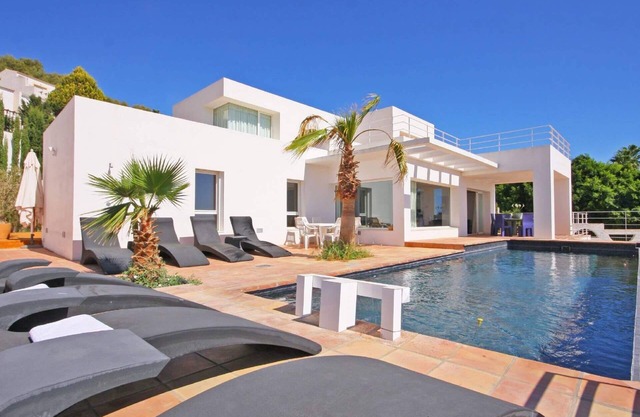 Villa Moderna Plusholidays 