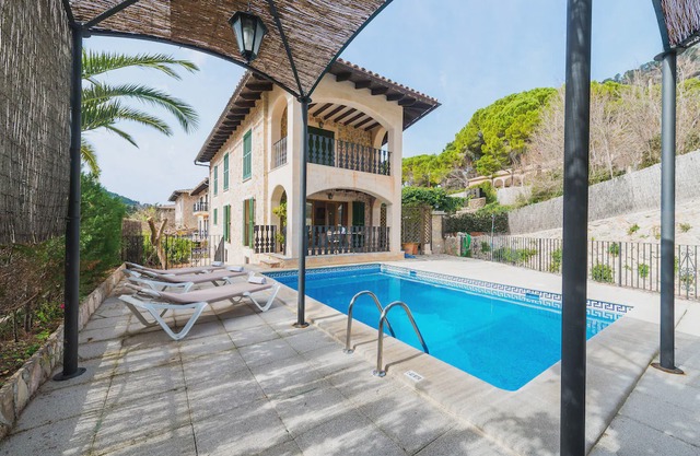 Villa Valldemossa - Five Bedroom Villa, Sleeps 9
