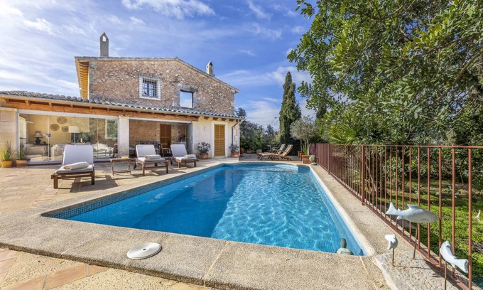 Llevant House | 100 m² House ∙ 3 bedrooms ∙ 6 guests