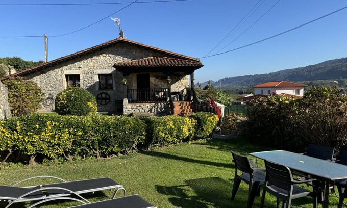 Pendueles House | 100 m² House ∙ 3 bedrooms ∙ 7 guests