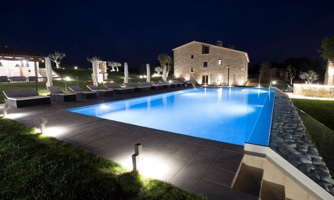 Cornella del Terri Villa | 1000 m² Villa ∙ 8 bedrooms ∙ 23 guests