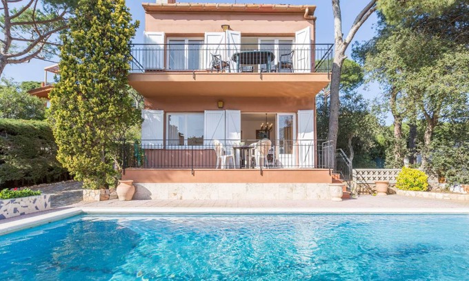 Calella de Palafrugell Villa | 101 m² Villa ∙ 3 bedrooms ∙ 6 guests