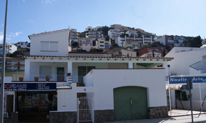 Roses Town Center House | 108 m² House ∙ 4 bedrooms ∙ 11 guests