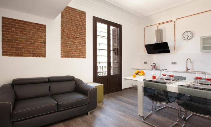 El Poble-sec Apartment | 110 m² Apartment ∙ 6 bedrooms ∙ 9 guests