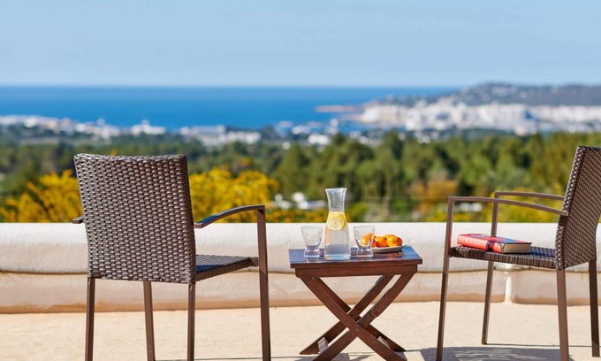 Sant Agusti des Vedra Villa | 120 m² Villa ∙ 2 bedrooms ∙ 4 guests