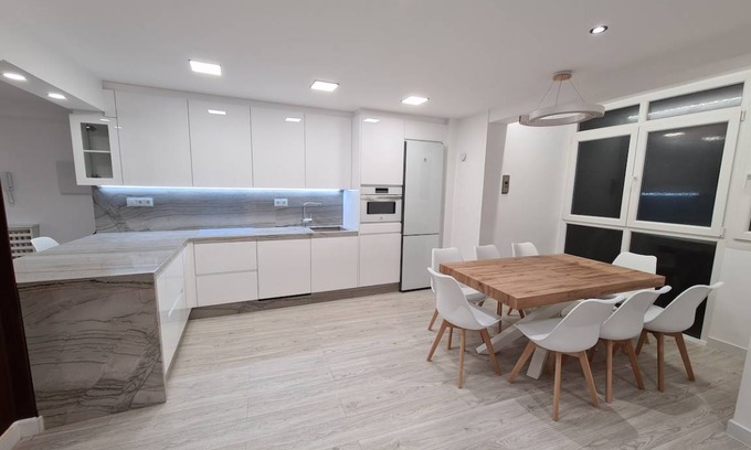 Gijon City Centre Apartment | 120 m² Apartment ∙ 4 bedrooms ∙ 8 guests