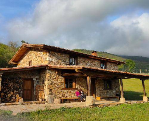 Cahecho Ski Chalet | 120 m² Chalet ∙ 2 bedrooms ∙ 6 guests