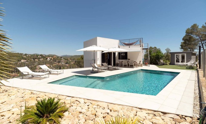 Olivella Villa | 120 m² Villa ∙ 2 bedrooms ∙ 5 guests