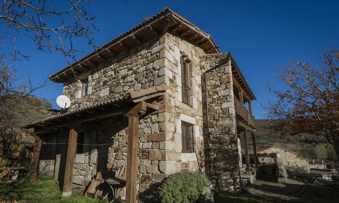 Santa Maria de Redondo House | 130 m² House ∙ 4 bedrooms ∙ 6 guests