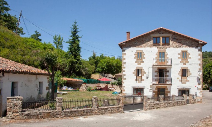 Navamuel House | 130 m² House ∙ 4 bedrooms ∙ 8 guests