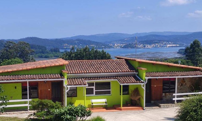 Feas House | 130 m² House ∙ 4 bedrooms ∙ 8 guests