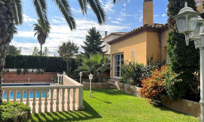 Sant Pere Pescador House | 140 m² House ∙ 3 bedrooms ∙ 6 guests