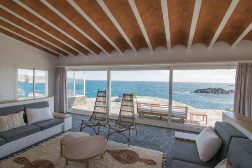 Portlligat House | 150 m² House ∙ 3 bedrooms ∙ 6 guests
