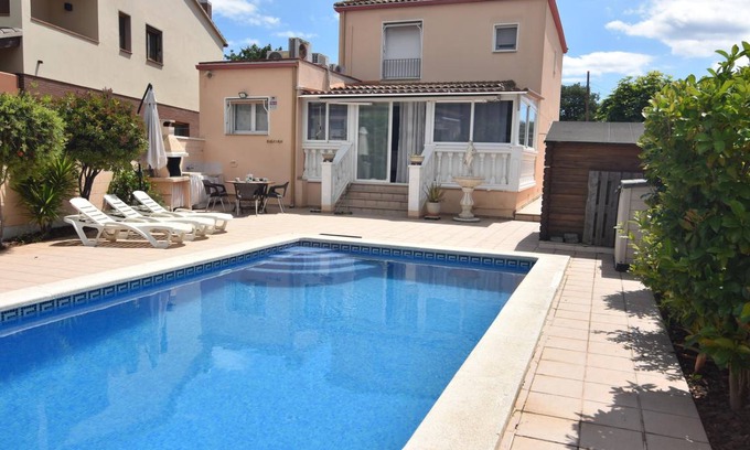 Roses House | 150 m² House ∙ 4 bedrooms ∙ 8 guests