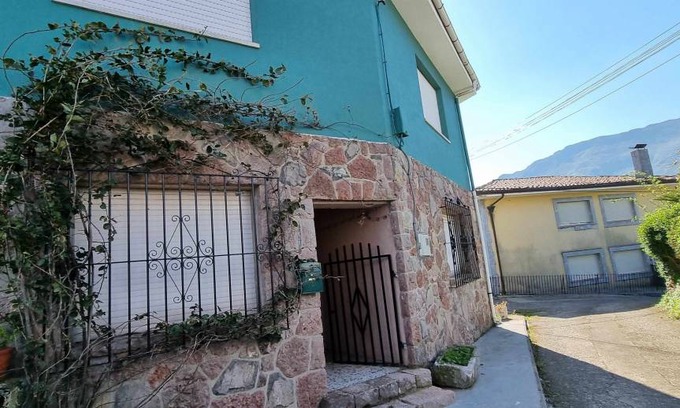 Parres Municipality House | 156 m² House ∙ 5 bedrooms ∙ 10 guests