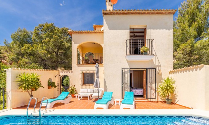 Adsubia Villa | 165 m² Villa ∙ 4 bedrooms ∙ 8 guests